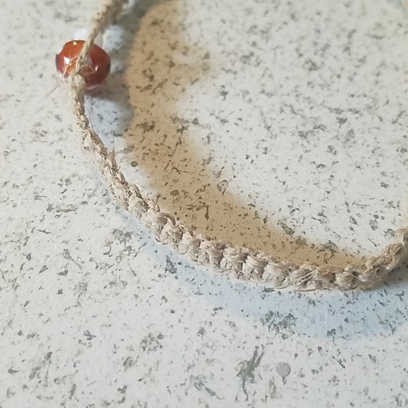 Hemp Anklet with mushroom pendant - Picture 5 of 8